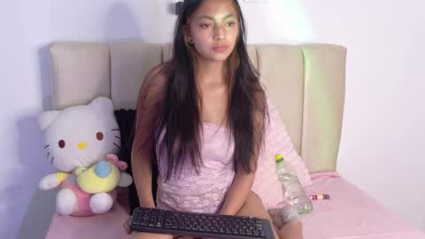 maia_soler online show from November 5, 8:25 pm