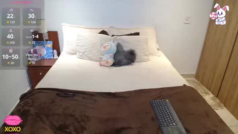 Snapshot of maiaa_evans chatting on October 29, 1:10 am    t  online show from October 29, 1:10 am