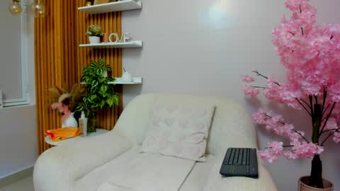 MAIA online show from March 27, 3:41 am