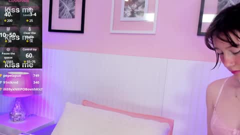 Snapshot of maibys_cute chatting on December 11, 8:07 pm maibys online show from December 11, 8:07 pm