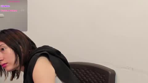 Snapshot of maibys_cute chatting on March 5, 3:29 am maibys online show from March 5, 3:29 am