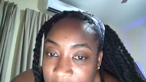 maincharactervybez online show from June 24, 11:37 pm