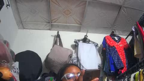 maite2020 online show from December 7, 1:03 am