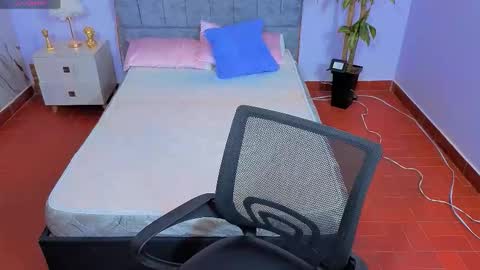 MAITE STONE1 online show from January 11, 3:33 am