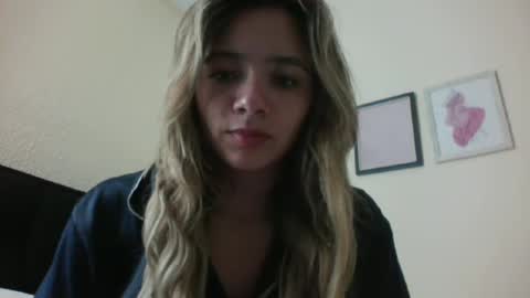 majo_gomezz online show from February 16, 4:23 am