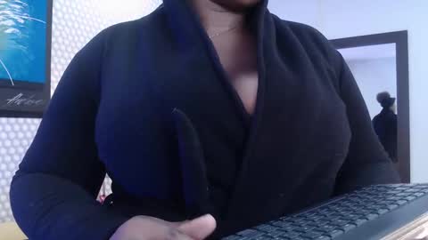 makena online show from February 13, 3:18 am