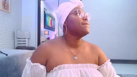 makena online show from February 12, 3:07 am