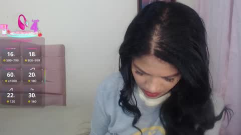 MAKENNAA online show from March 25, 9:45 am