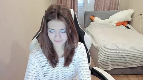 Snapshot of malia__hale chatting on December 12, 12:01 pm Malia online show from December 12, 12:01 pm