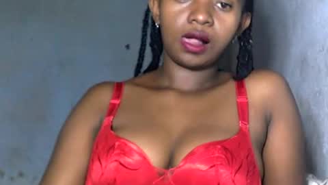 malinah01 online show from December 15, 2:37 pm
