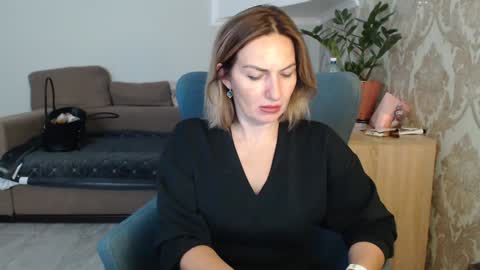 mallinia online show from October 21, 12:09 pm