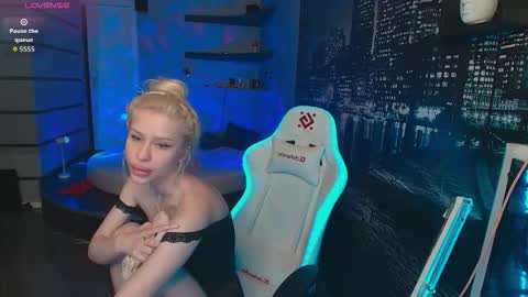 mallory_angel online show from March 6, 10:05 pm