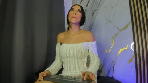 mallory_dietlinde online show from June 2, 1:50 am