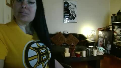 mandaloriangirlsfight online show from April 12, 7:05 pm