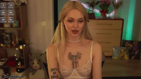 Amelie online show from March 9, 9:18 pm