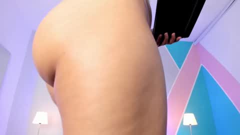 mara_winters_ online show from October 4, 12:11 pm