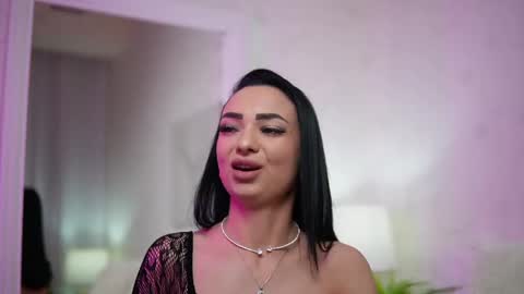 Snapshot of maraciel chatting on February 10, 10:19 pm Mara online show from February 10, 10:19 pm