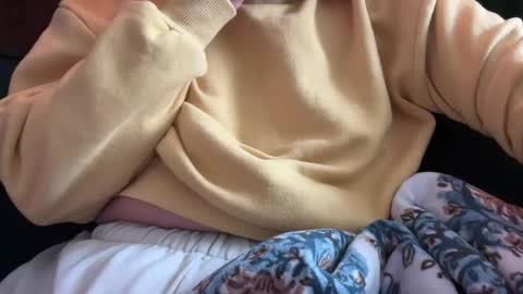 Elle online show from December 14, 4:24 pm