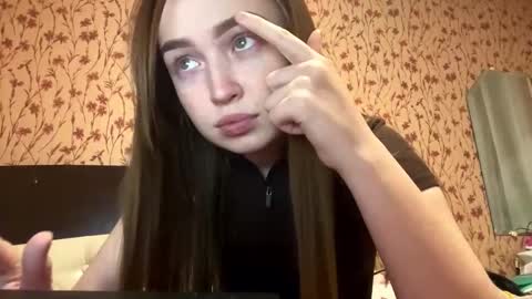 Chloe online show from March 27, 4:51 pm