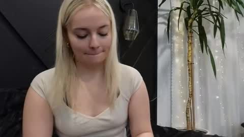 Snapshot of margot_robbie7 chatting on January 28, 3:04 am margot_robbie7 online show from January 28, 3:04 am