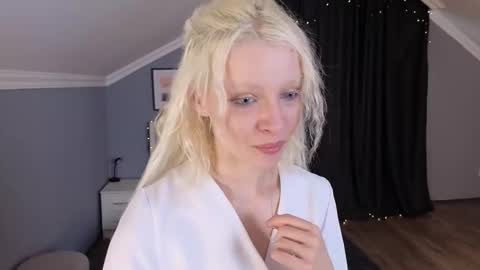 Milena online show from February 22, 9:21 am