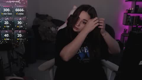 mari moore online show from October 24, 8:21 am