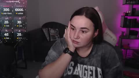 Snapshot of mari_moore7 chatting on October 16, 9:56 am mari moore online show from October 16, 9:56 am