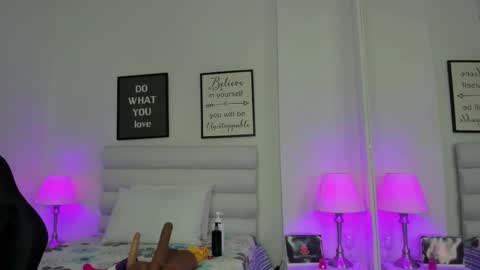 Mariam online show from March 4, 5:03 pm