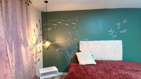 M A R I A N A online show from January 25, 1:10 am