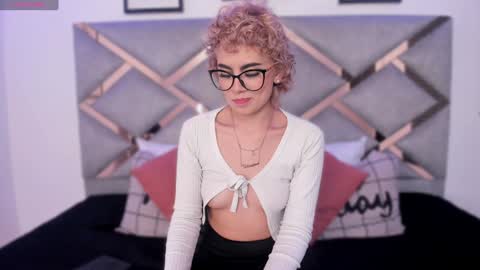 Marian online show from February 4, 2:39 am