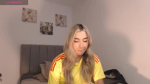 Mariana online show from March 27, 4:03 am