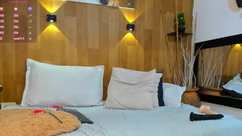 Mariana Angel online show from November 26, 7:15 pm