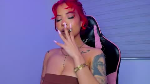 M A R I A N E online show from January 19, 3:35 am