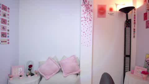 Nicolle online show from June 12, 5:48 am
