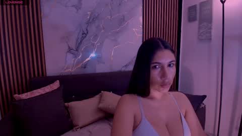 Snapshot of mariejane2 chatting on November 1, 2:21 pm Im Marie Jane online show from November 1, 2:21 pm