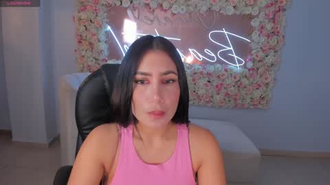 Snapshot of mariejane2 chatting on December 18, 11:02 am Im Marie Jane online show from December 18, 11:02 am