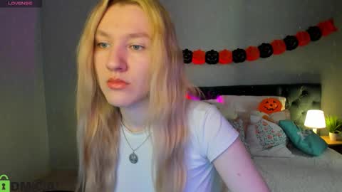 mariel_brown online show from October 22, 9:25 am