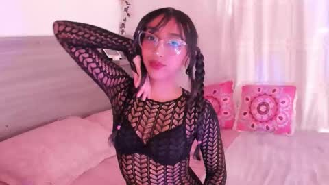 Luna Dulk online show from November 27, 1:03 pm