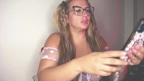 Marilyn Leon online show from January 17, 2:08 am