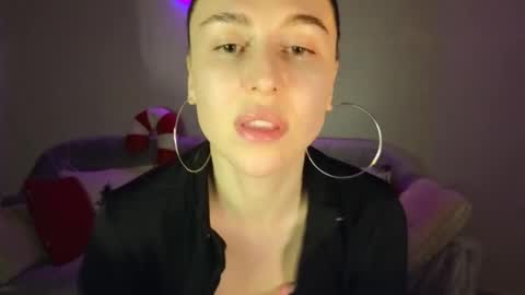 Mary online show from December 14, 10:26 pm