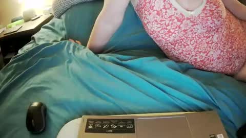 Jess and Nick online show from September 16, 3:14 am