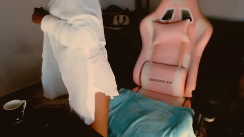 May online show from November 24, 7:38 pm