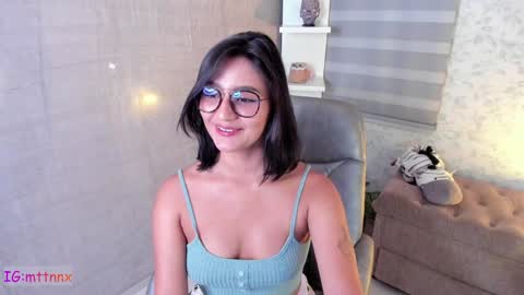 Snapshot of martiiinaa_ chatting on December 19, 7:29 am Martina online show from December 19, 7:29 am