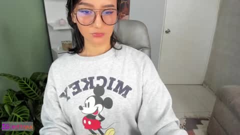 Snapshot of martiiinaa_ chatting on March 4, 12:44 pm Martina online show from March 4, 12:44 pm