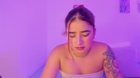 C A R O L I N A  online show from June 19, 6:11 pm
