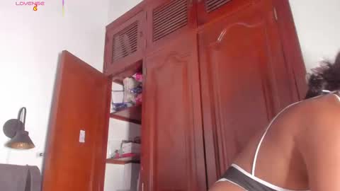 Snapshot of martina_jackson_ chatting on October 20, 8:12 pm Laura online show from October 20, 8:12 pm