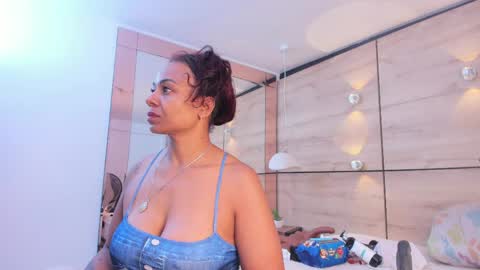 martina touss  online show from April 18, 12:51 pm