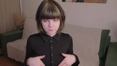 Mary online show from May 19, 1:29 pm