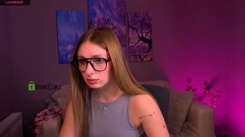 Mary online show from December 19, 2:09 pm