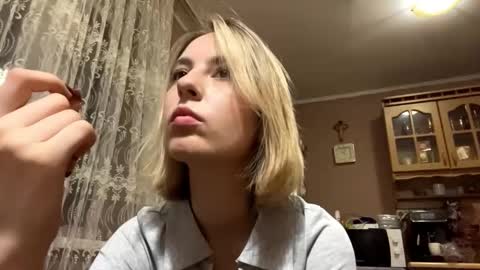 Tessa  online show from February 15, 7:02 pm